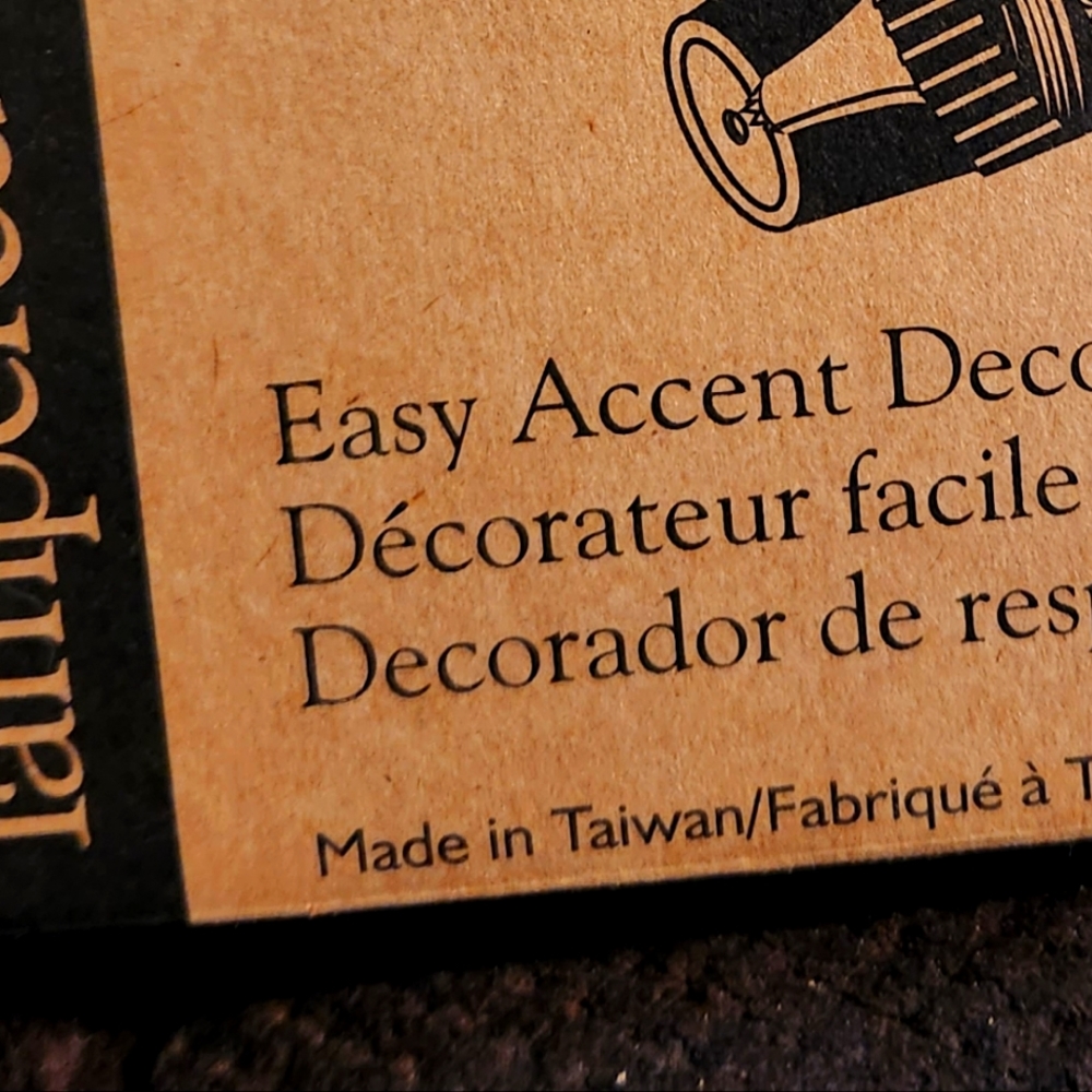 Pampered chef easy accent decorator